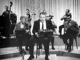 A picture of Anibal Troilo and his band